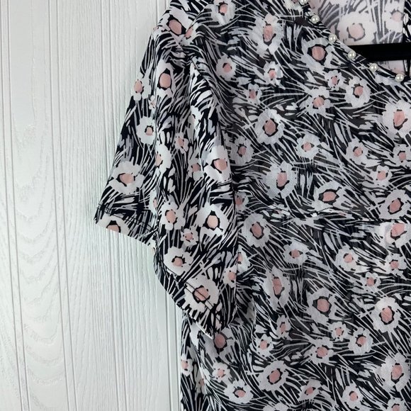 Karl Lagerfeld Paris short sleeve blouse size Medium - Picture 5 of 6